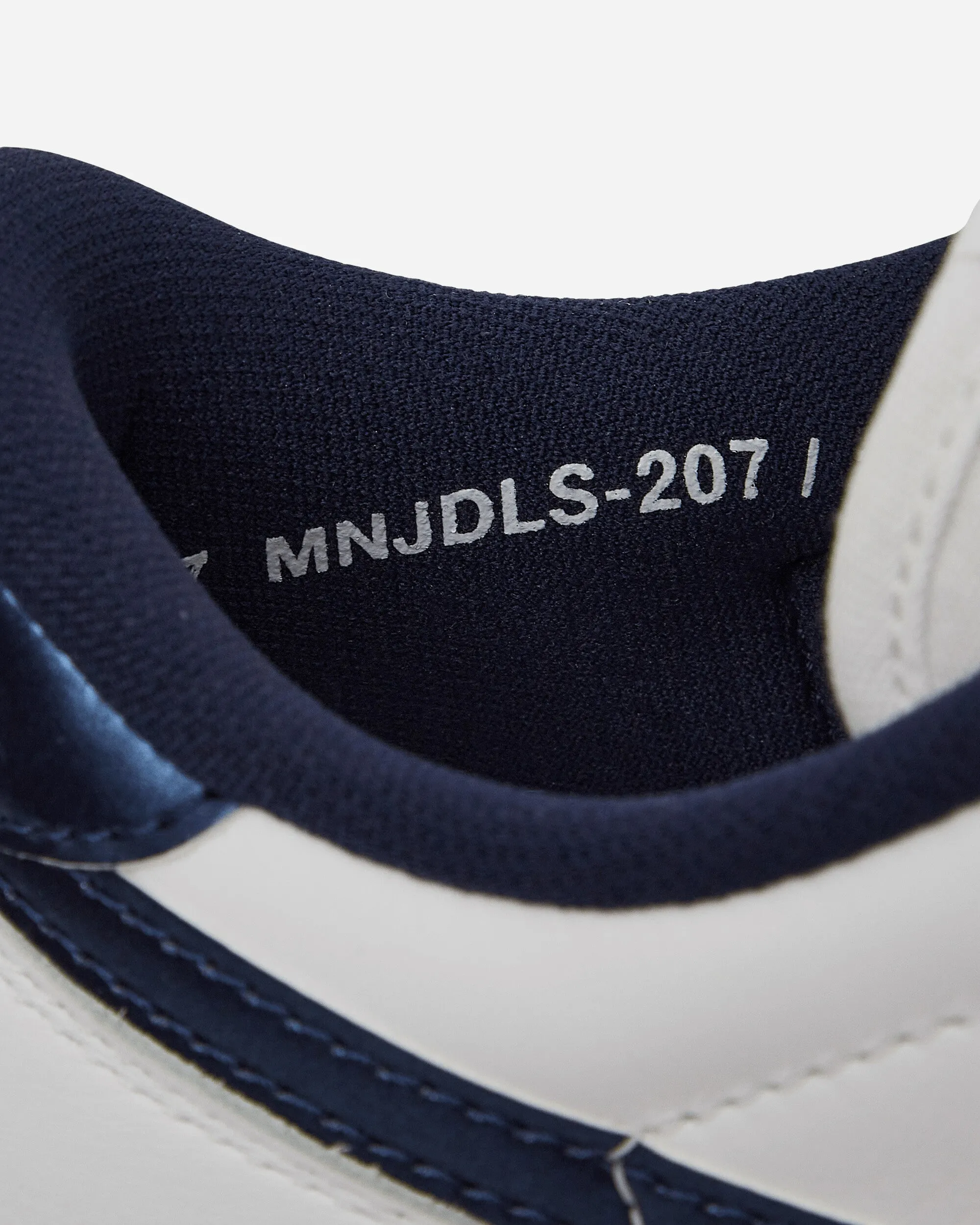 Air Jordan 1 Low Sneakers  White / Navy